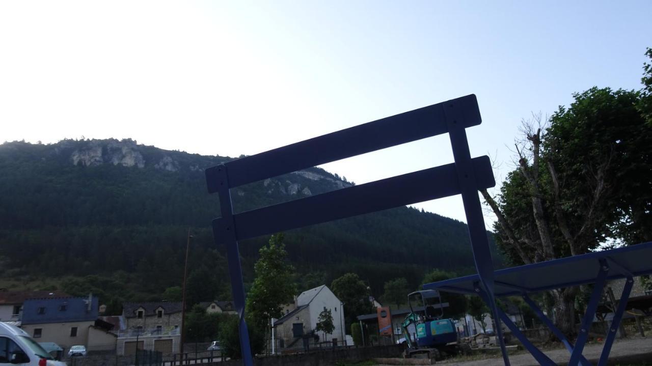 Au Pont De La Gineze
