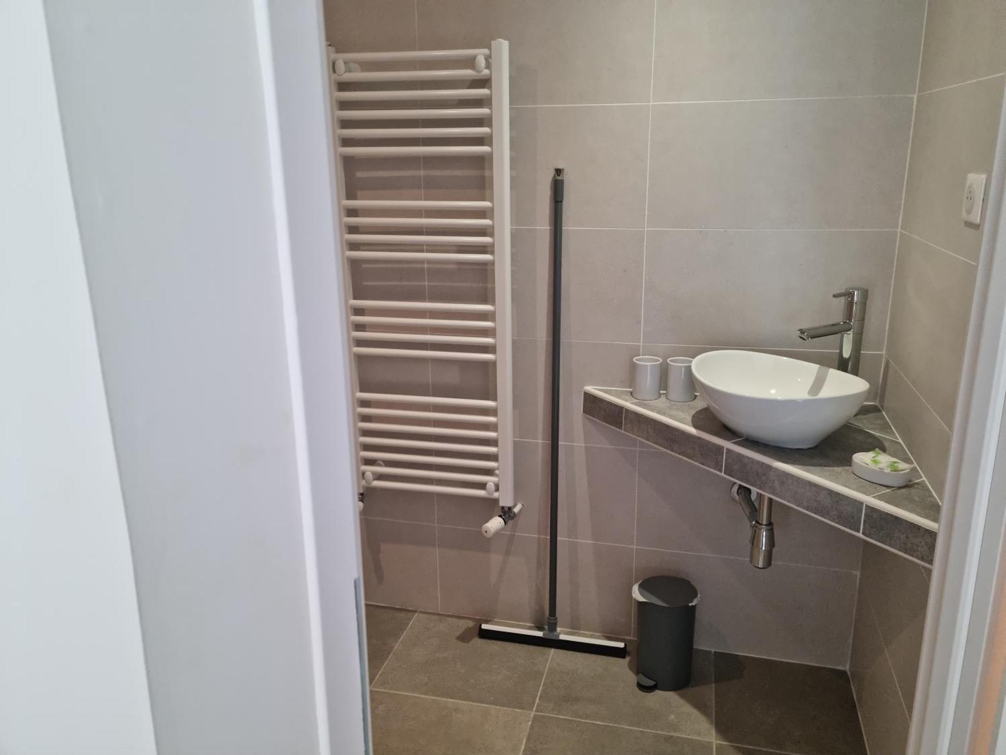 Au Pont De La Gineze Homestay *