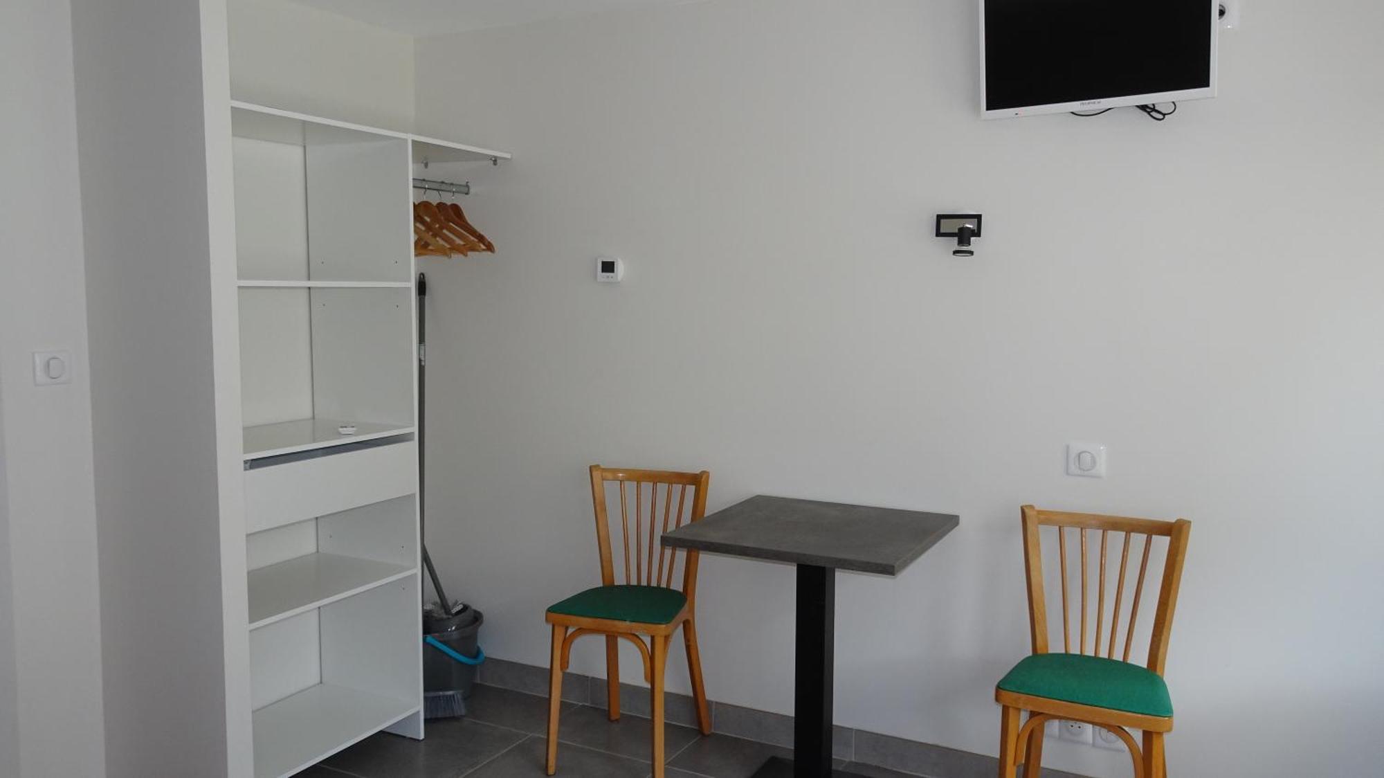 Au Pont De La Gineze Homestay