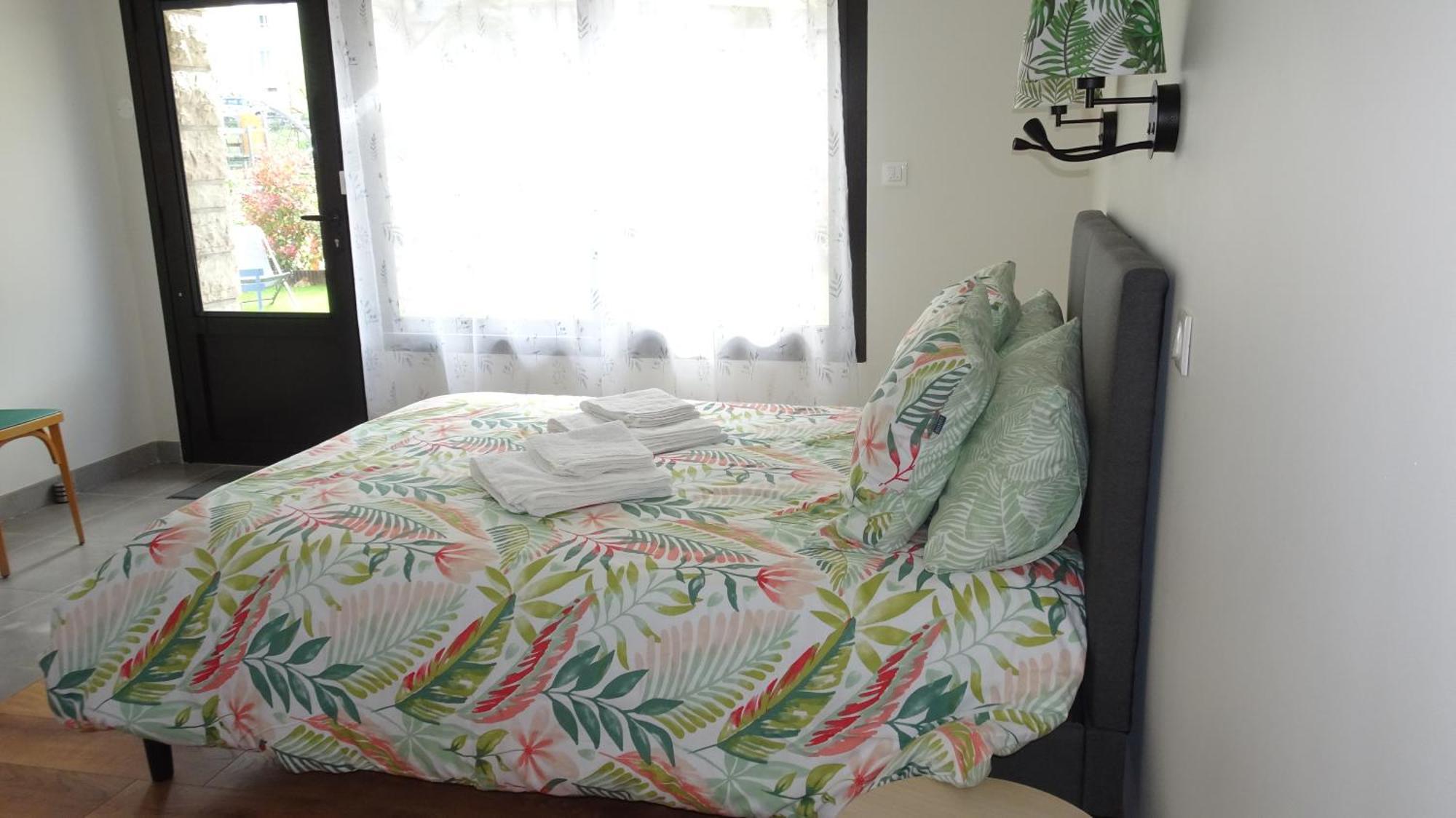 Au Pont De La Gineze Homestay *