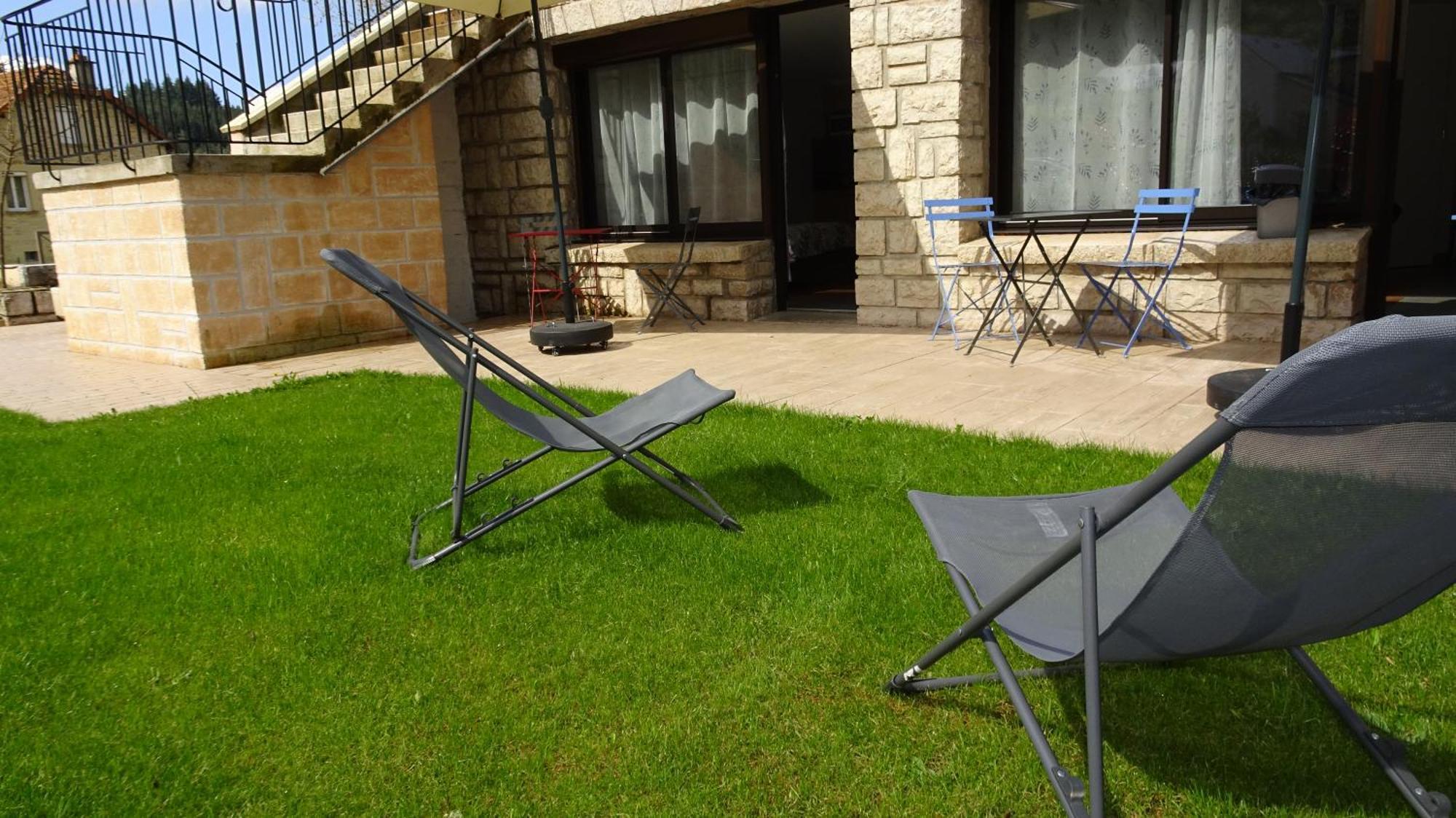 Au Pont De La Gineze Homestay